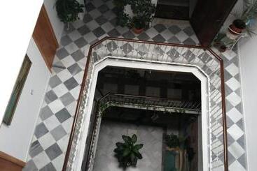 هتل Hostal Centro Sol
