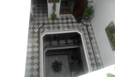 هتل Hostal Centro Sol