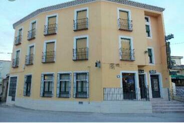 هتل Hostal Duque
