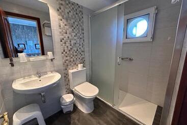 هتل Hostal El Carro
