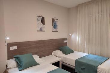 هتل Hostal Garamar