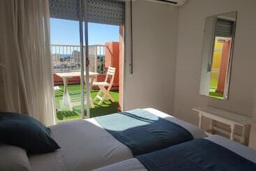 هتل Hostal Garamar