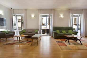 هتل Hostal La Numantina