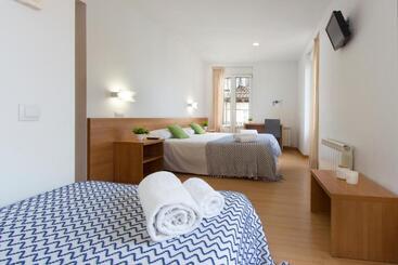 هتل Hostal La Numantina