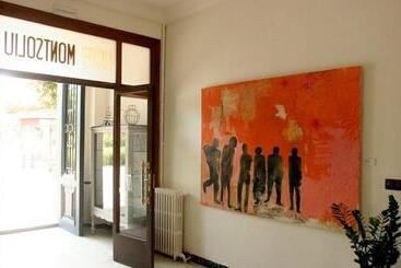 هتل Hostal Montsoliu