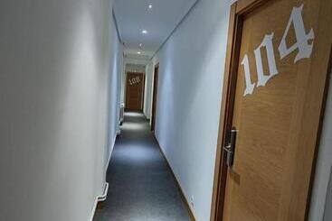 هتل Hostal Rioja Condestable