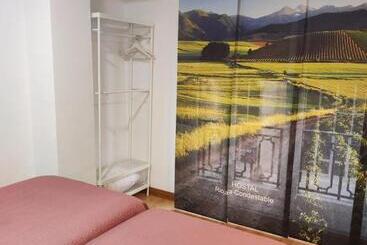 هتل Hostal Rioja Condestable
