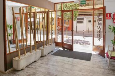 هتل Hostal La Torre