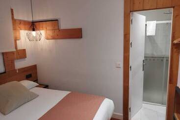 هتل Pension La Perla