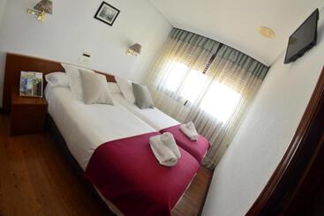 Pension Uxarte - Mondragon