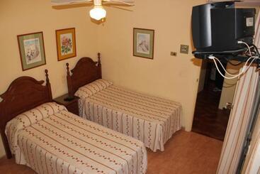 مُتل Hostal Andalucia
