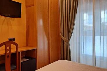 پانسیون Pensión La Concha