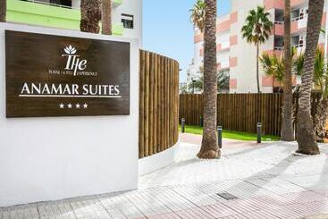 Livvo Anamar Suites
