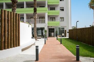 Livvo Anamar Suites