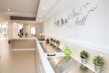 Livvo Anamar Suites