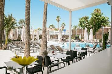 Livvo Anamar Suites
