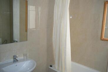 旅馆 Hostal Tierramar