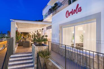 مسافرخانه Boutique Hotel Oriola