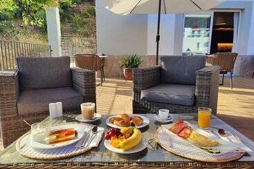 مسافرخانه Boutique Hotel Oriola