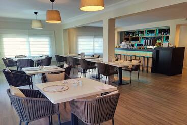 مسافرخانه Boutique Hotel Oriola