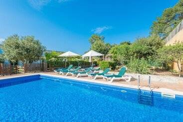 مسافرخانه Boutique Hotel Oriola