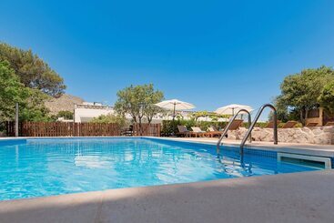 مسافرخانه Boutique Hotel Oriola