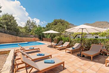 مسافرخانه Boutique Hotel Oriola