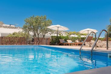 مسافرخانه Boutique Hotel Oriola