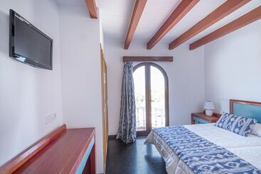 مسافرخانه Castell De Lo