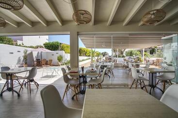 פונדק Rosamar   Emar Hotels