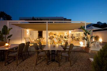 פונדק Rosamar   Emar Hotels