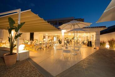 פונדק Rosamar   Emar Hotels
