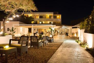 פונדק Rosamar   Emar Hotels
