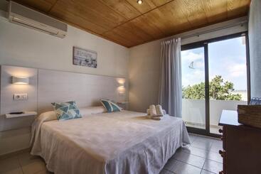 פונדק Rosamar   Emar Hotels