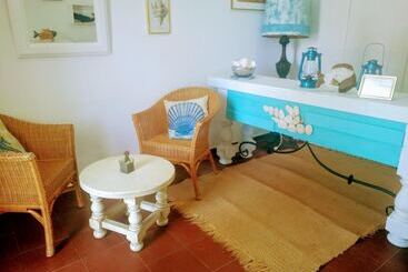 مسافرخانه Zhimbad B&b By The Sea