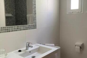 هتل Hostal Can Gallu