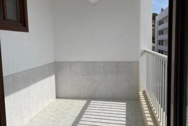 هتل Hostal Can Gallu