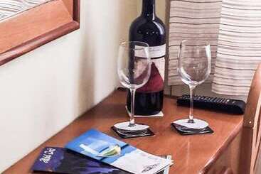 هتل Hostal Doris   Adults Only