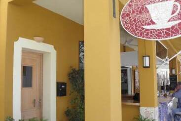 هتل Hostal Doris   Adults Only
