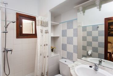 هتل Hostal Doris   Adults Only