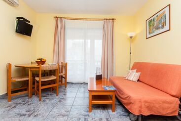 هتل Hostal Doris   Adults Only