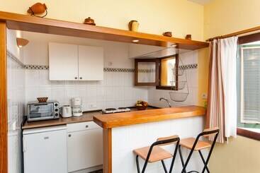 هتل Hostal Doris   Adults Only