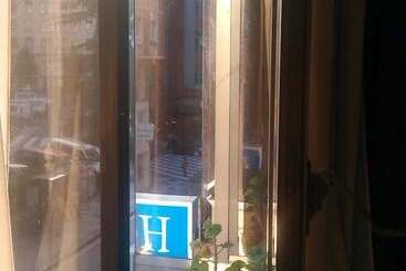 ホテル Hostal álvarez