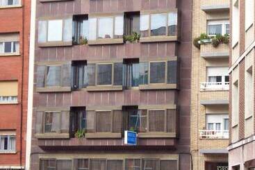 ホテル Hostal álvarez