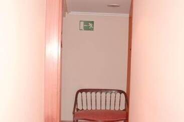 ホテル Hostal álvarez
