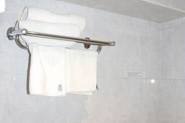 ホテル Hostal álvarez