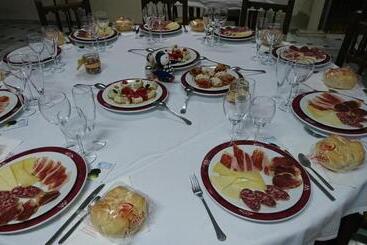 هتل Hostal Restaurante Rufino
