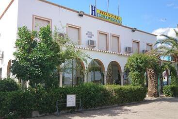 هتل Hostal Restaurante Rufino