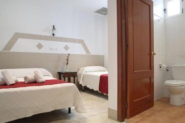 هتل Hostal Victoria