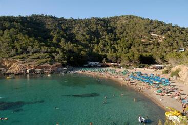 هتل Hostal Y Apartamentos Santa Eulalia